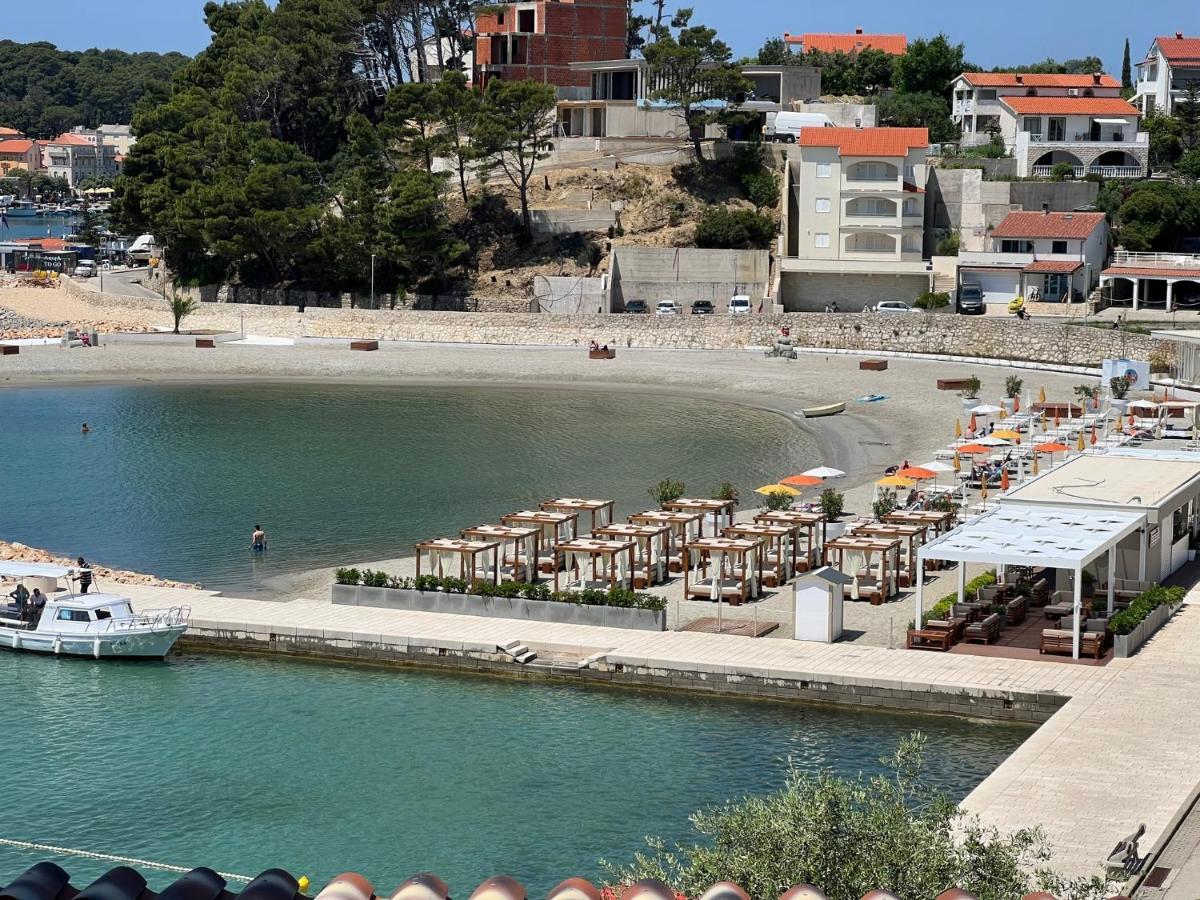 Villas Arbia Banjol Exterior photo
