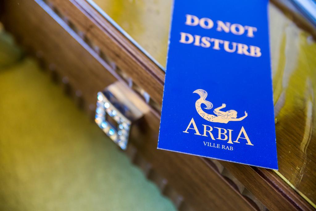 Villas Arbia Banjol Exterior photo